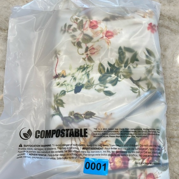 Disney | Alice Through the Looking‎ Glass Cropped Jeans | Size 8 - Picture 14 of 14